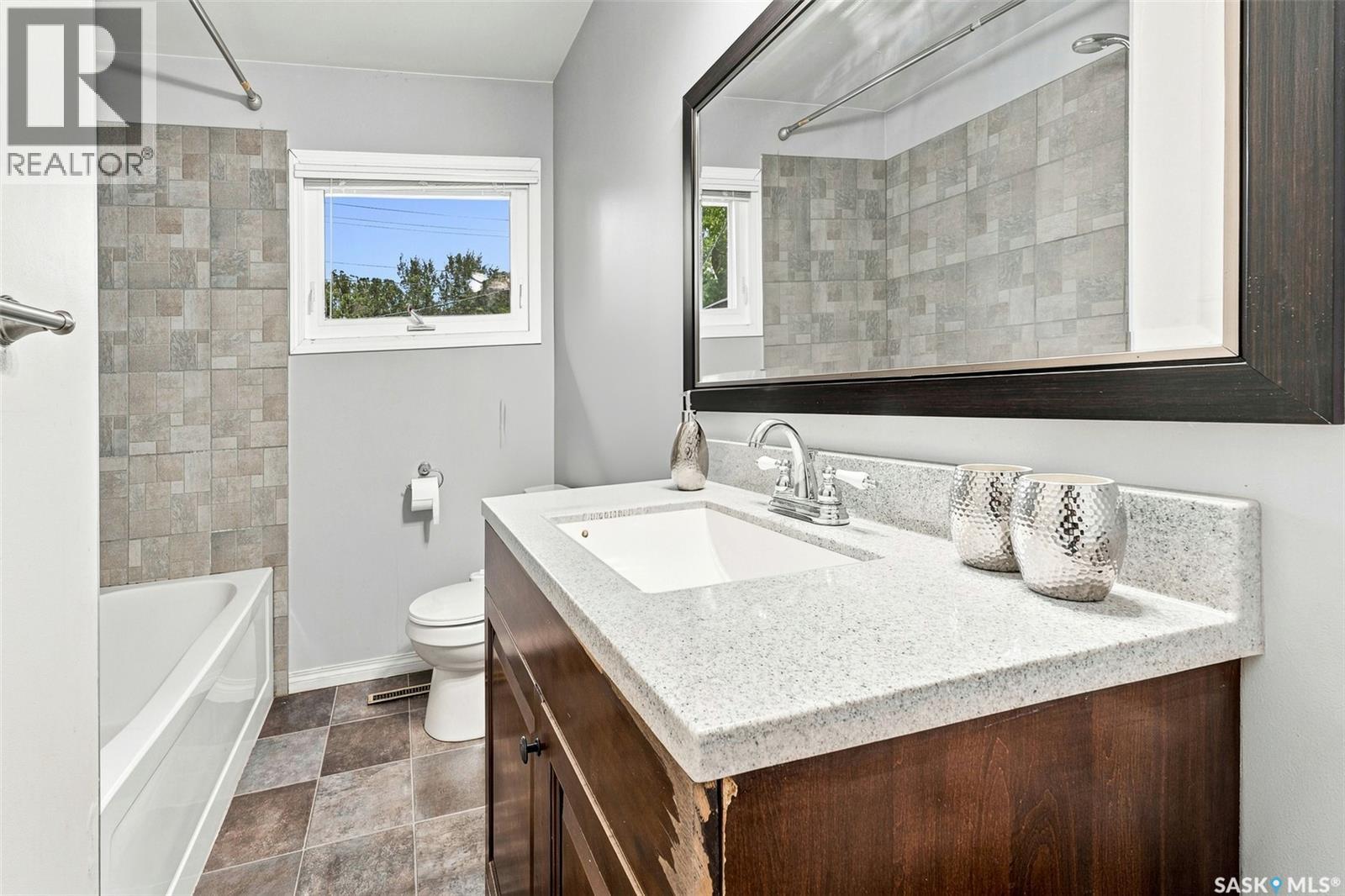 1520 UHRICH AVENUE - Image 14