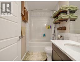 386 Moonlight Way W - photo 32