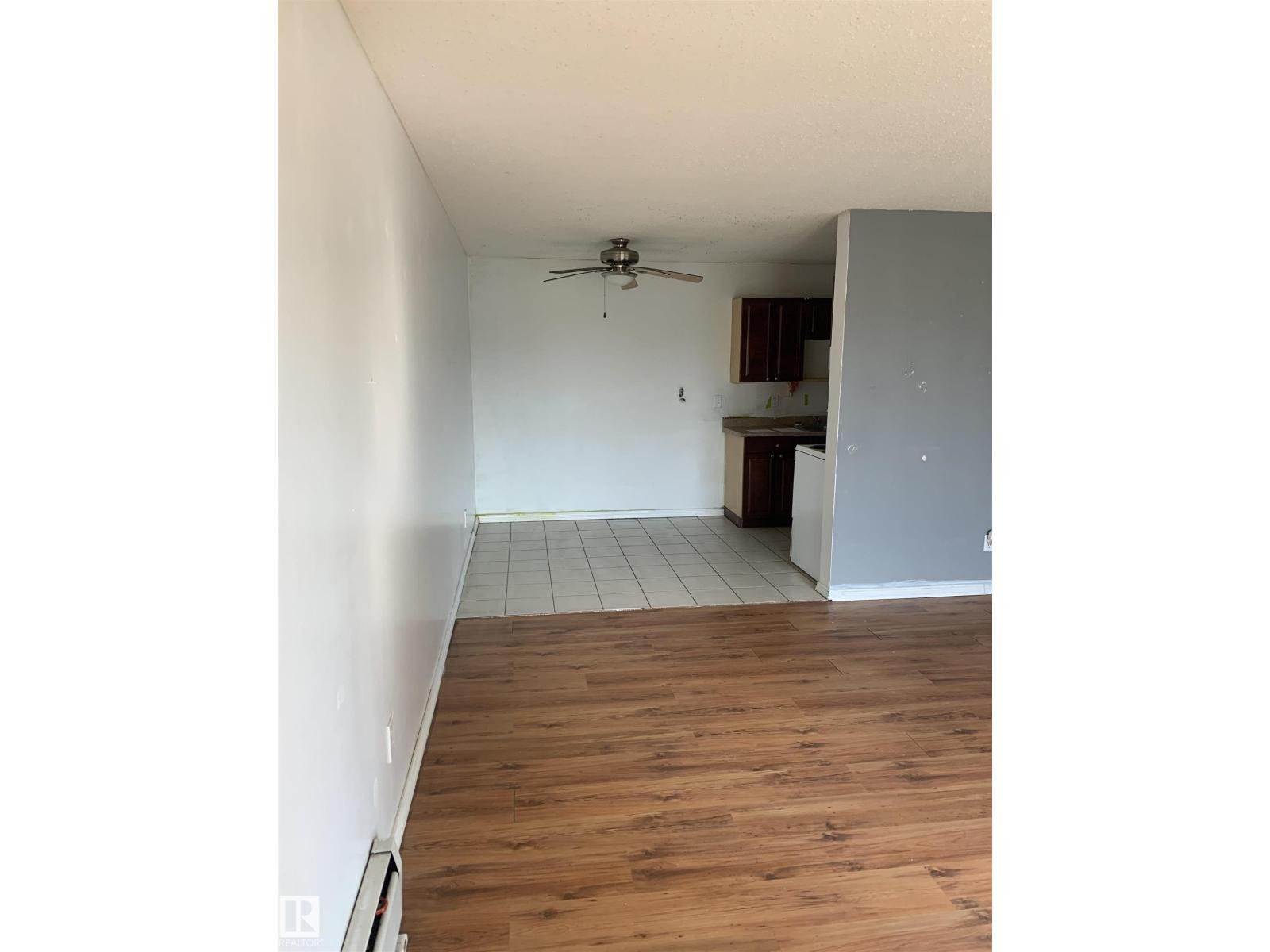 #411 1945 105 ST NW - 4