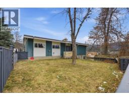 1832 Third Street, Fruitvale, BC V0G1L1 Photo 22
