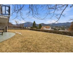 1832 Third Street, Fruitvale, BC V0G1L1 Photo 23