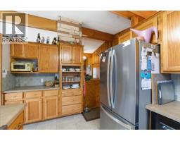 1832 Third Street, Fruitvale, BC V0G1L1 Photo 15