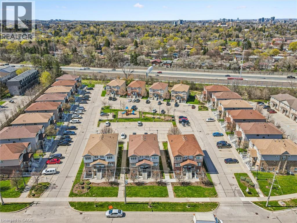 #16B 50 HOWE Drive - Image 32
