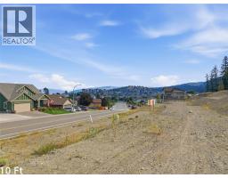 2041 Hugh Allan Drive, Kamloops, BC  Photo 11