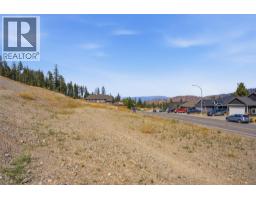 2041 Hugh Allan Drive, Kamloops, BC  Photo 19