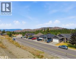 2041 Hugh Allan Drive, Kamloops, BC  Photo 9