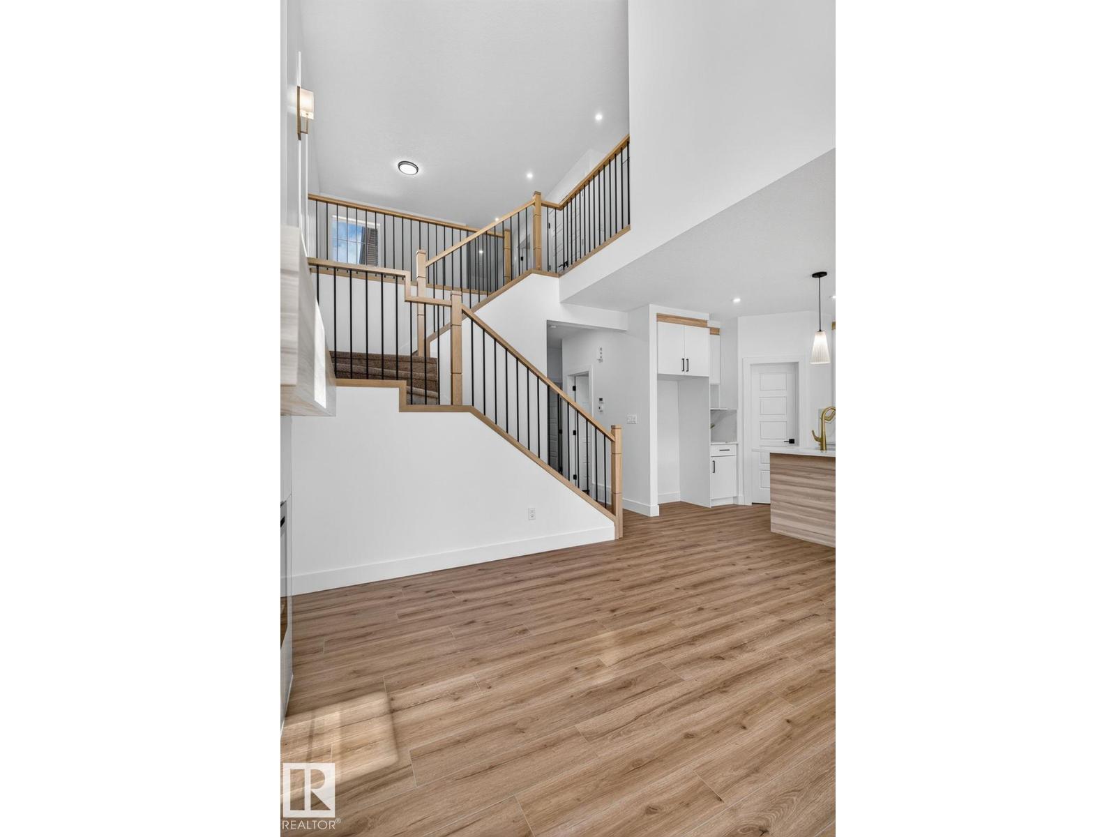 63 SILVERSTONE DR, photo 31 of 63