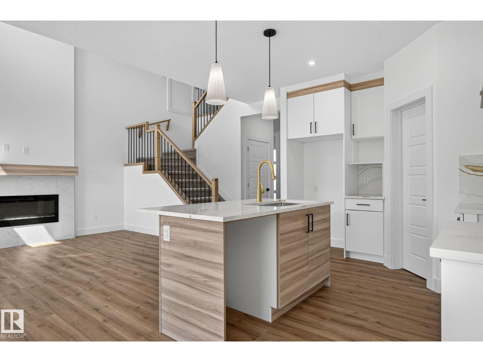 63 SILVERSTONE DR, photo 22 of 63
