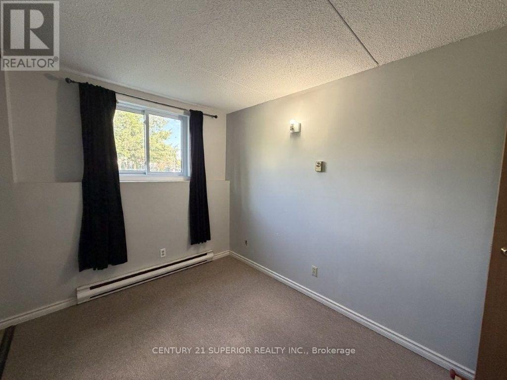 #160 725 JAMES STREET S - 13