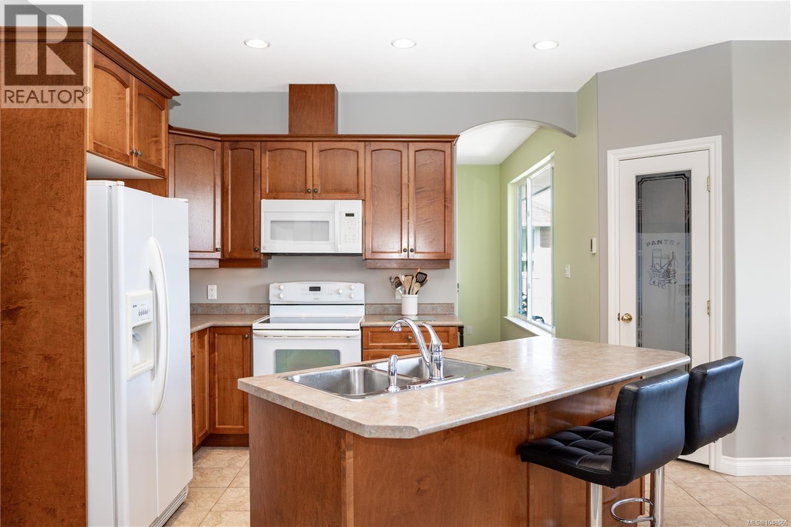 600 Mariner Dr - 16
