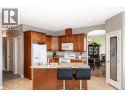Living room - 600 Mariner Dr, Campbell River, BC V9H1V9 Photo 14