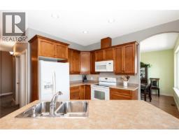Dining nook - 600 Mariner Dr, Campbell River, BC V9H1V9 Photo 17