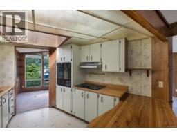 Living room - 2259 Upland Rd, Campbell River, BC V9H1C1 Photo 12