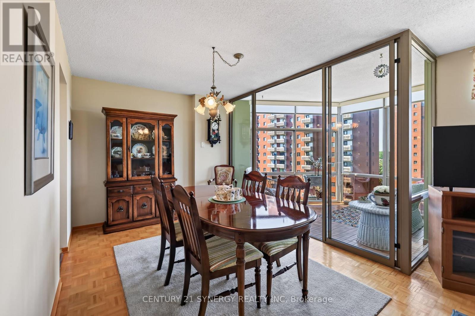 #704 2759 CAROUSEL CRESCENT - Image 12
