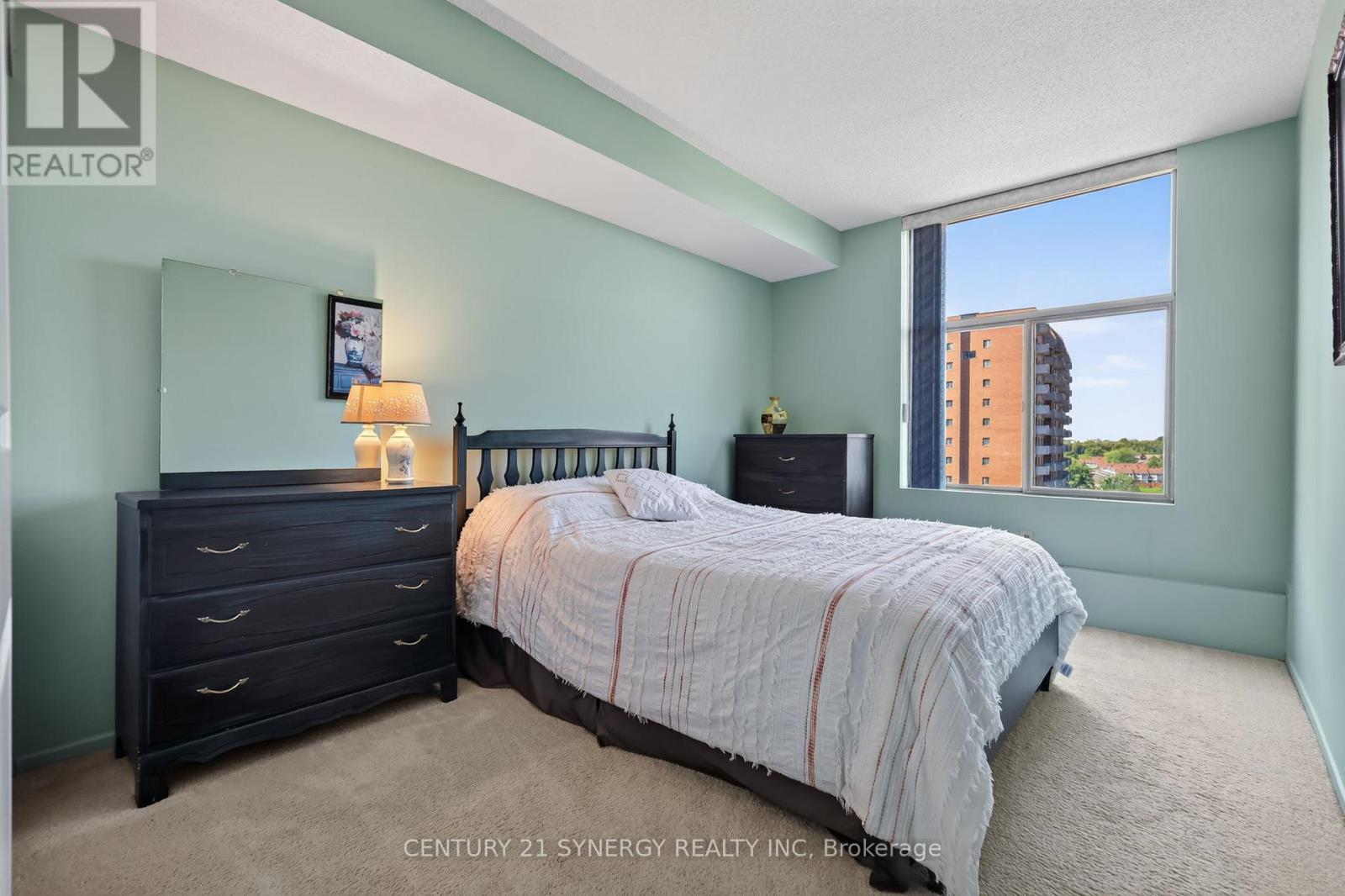 #704 2759 CAROUSEL CRESCENT - Image 31