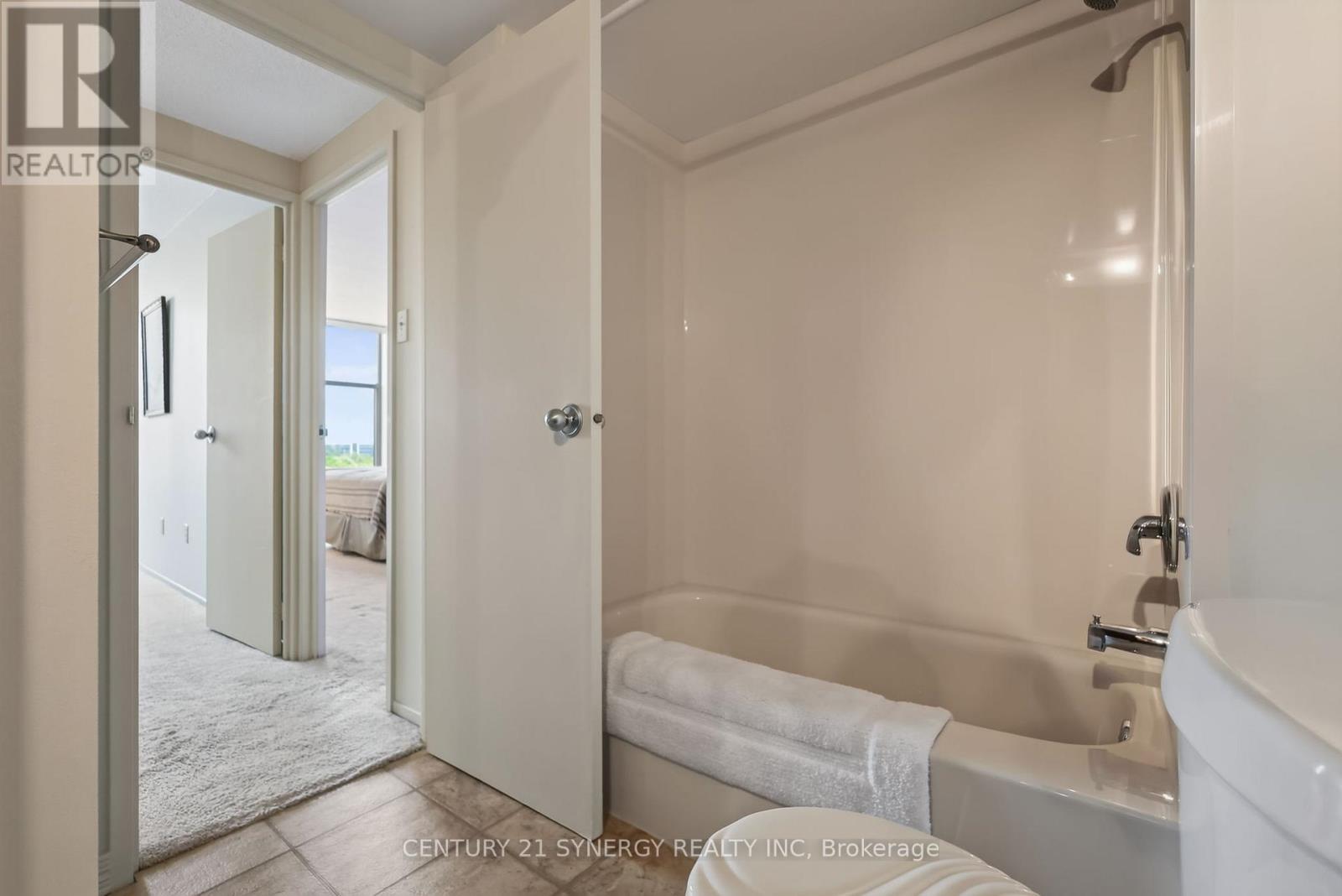 #704 2759 CAROUSEL CRESCENT - Image 36