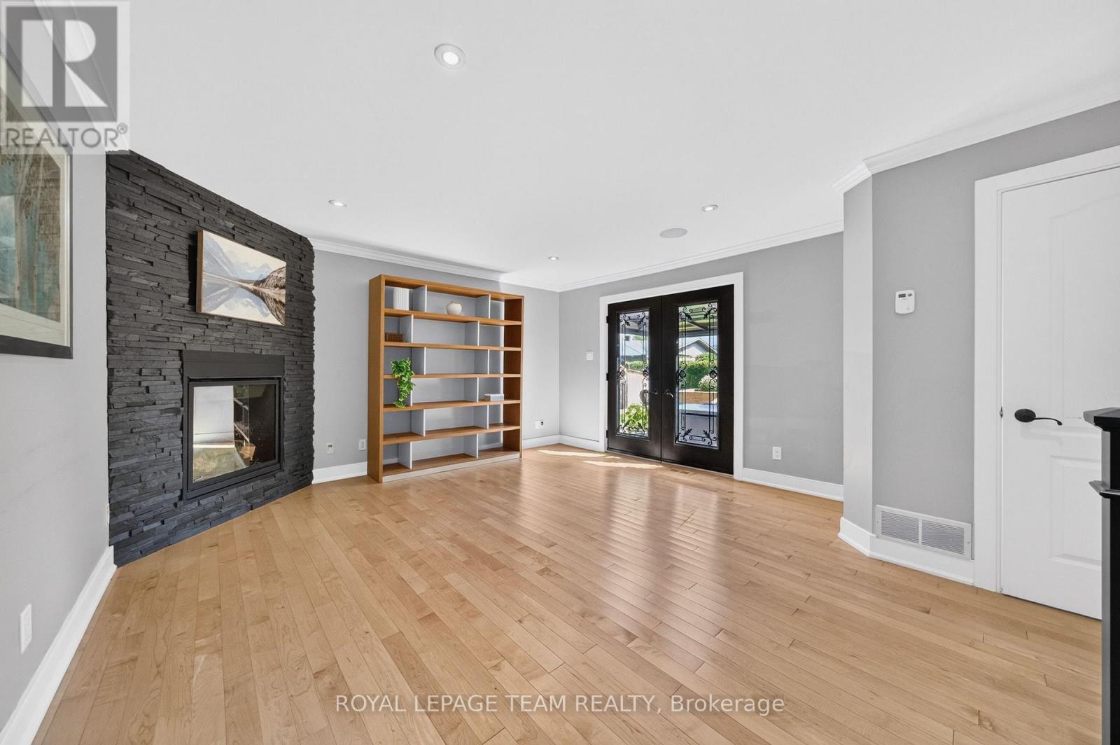 105 BRAE CRESCENT - Image 19