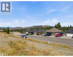 2051 Hugh Allan Drive, Kamloops, BC  Photo 10