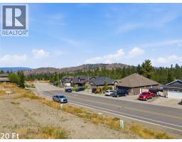 2051 Hugh Allan Drive, Kamloops, BC  Photo 11