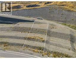 2051 Hugh Allan Drive, Kamloops, BC  Photo 6
