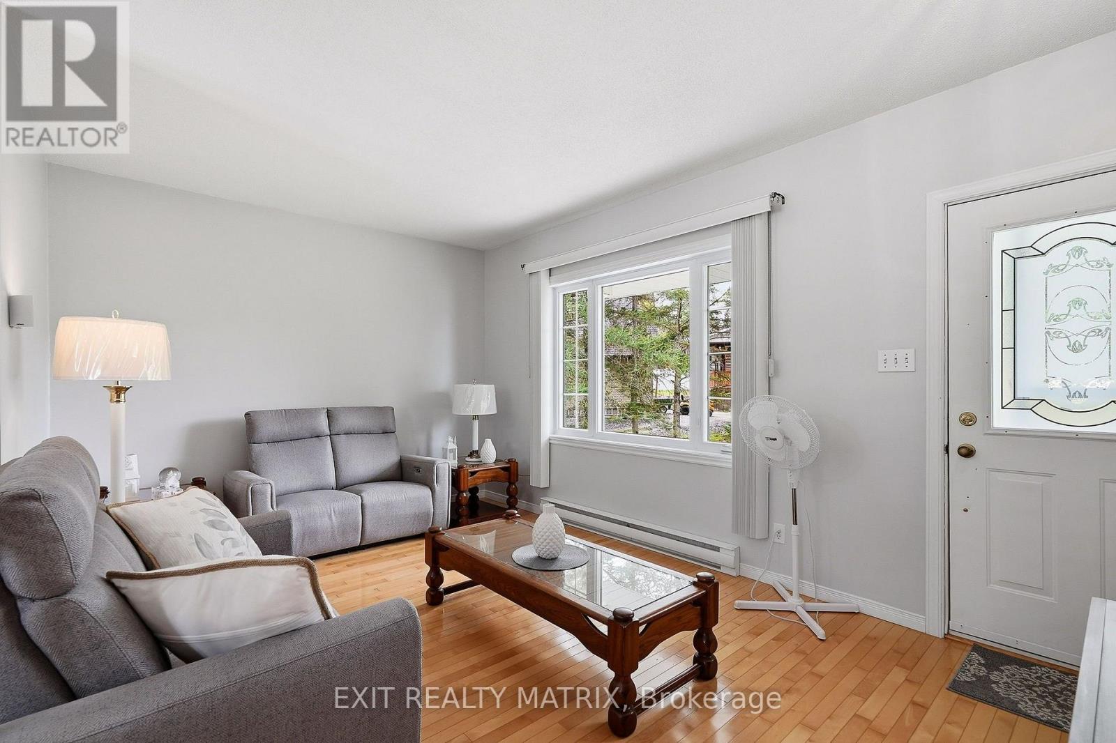 33 Frost Avenue, Hawkesbury, Ontario, K6A2T4, Hawkesbury, Ontario — photo 4 of 5
