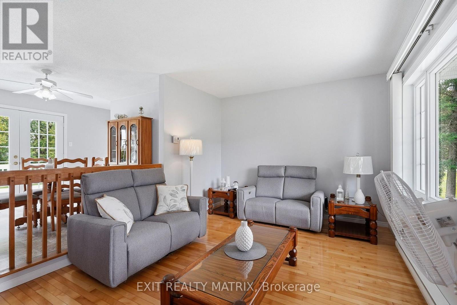 33 FROST AVENUE - 6