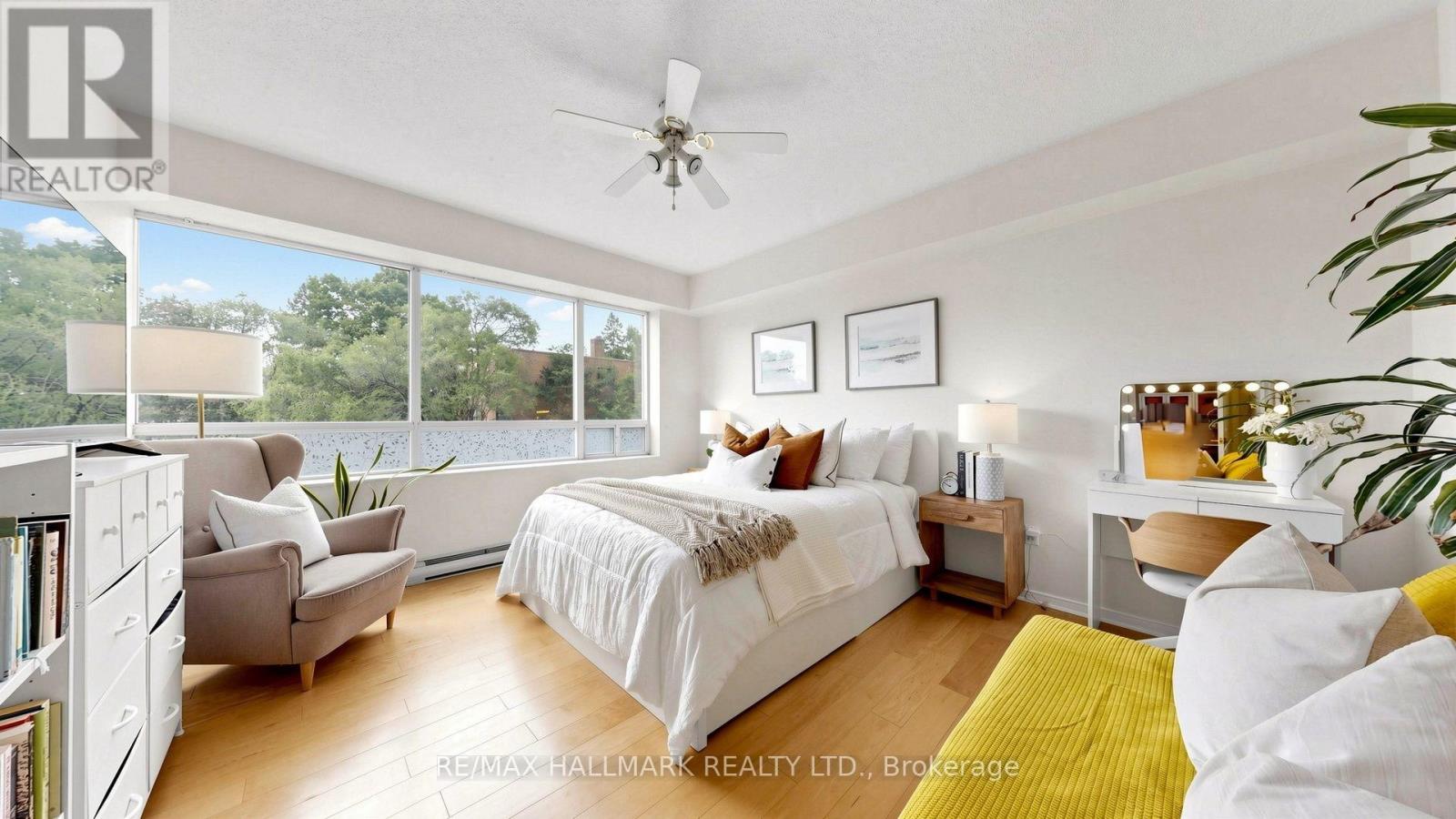 #312 1818 BAYVIEW AVENUE - 12