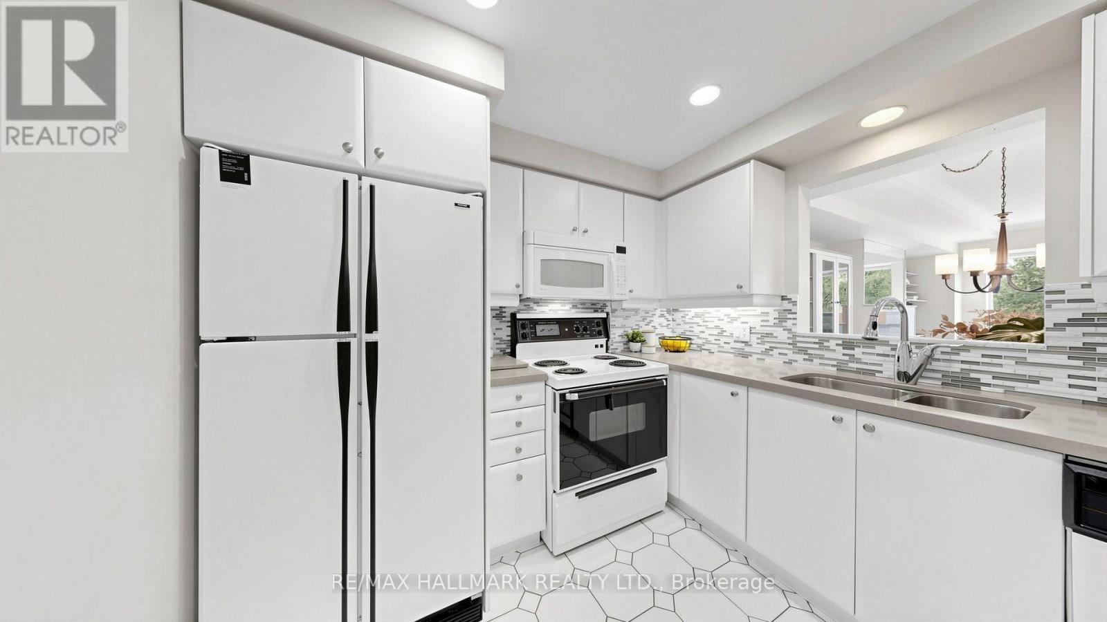 #312 1818 BAYVIEW AVENUE - 9
