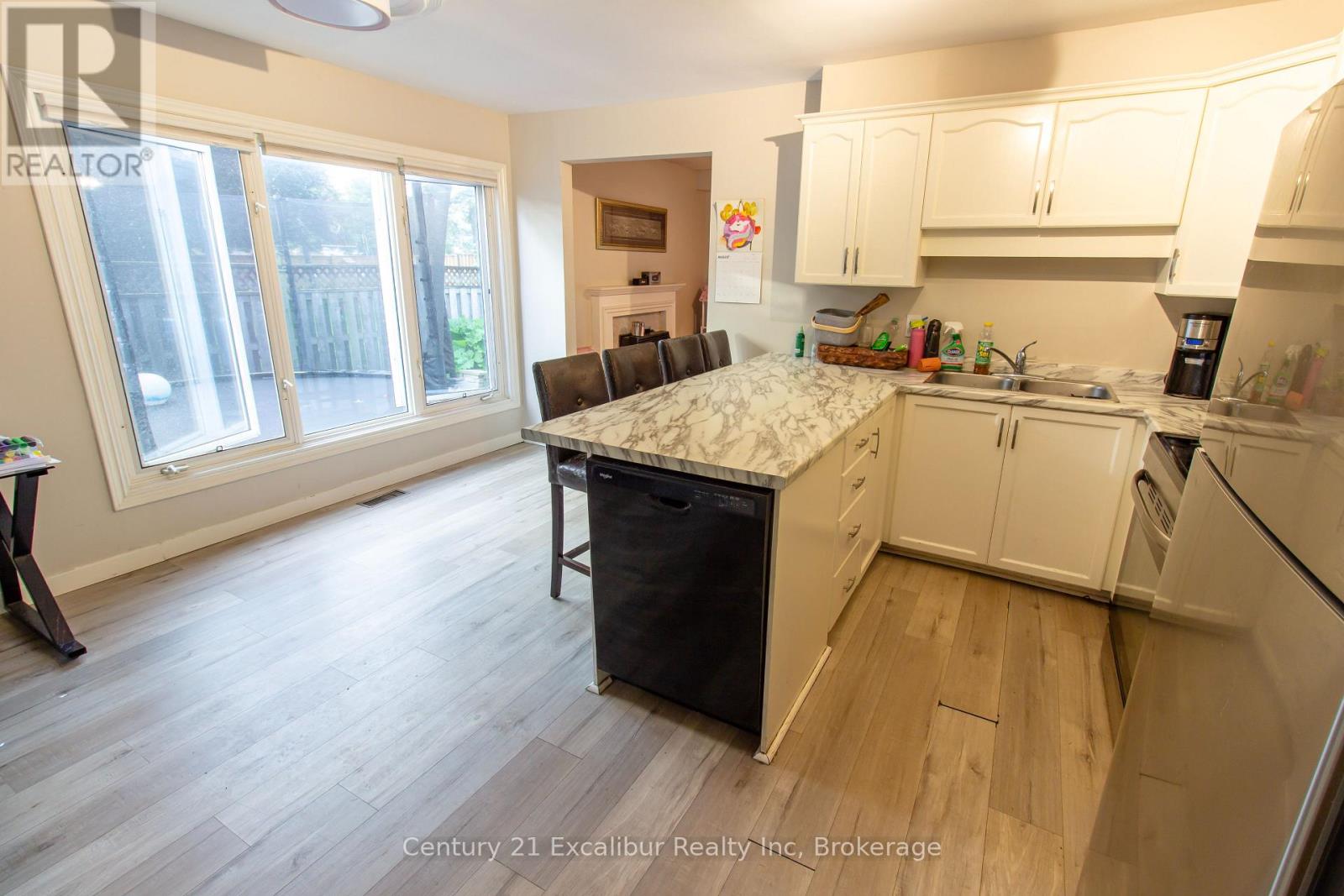 517 SHORTREED AVENUE - 4