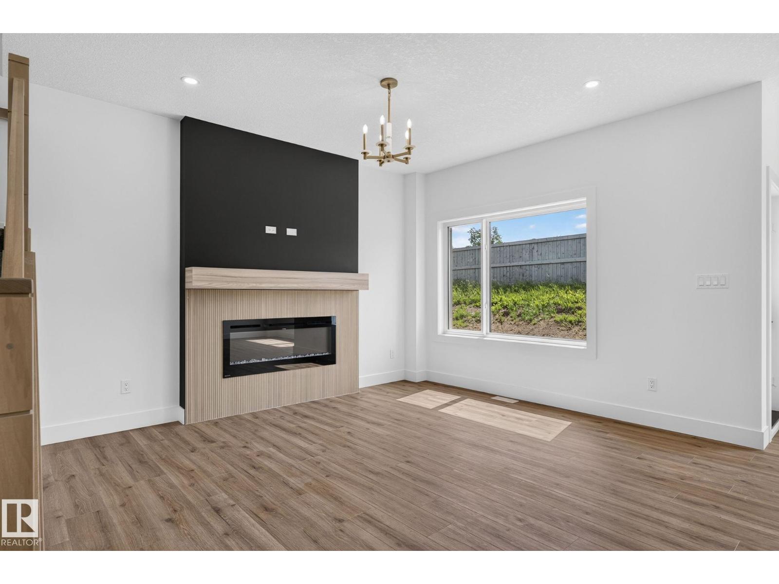65 SILVERSTONE DR, photo 10 of 45