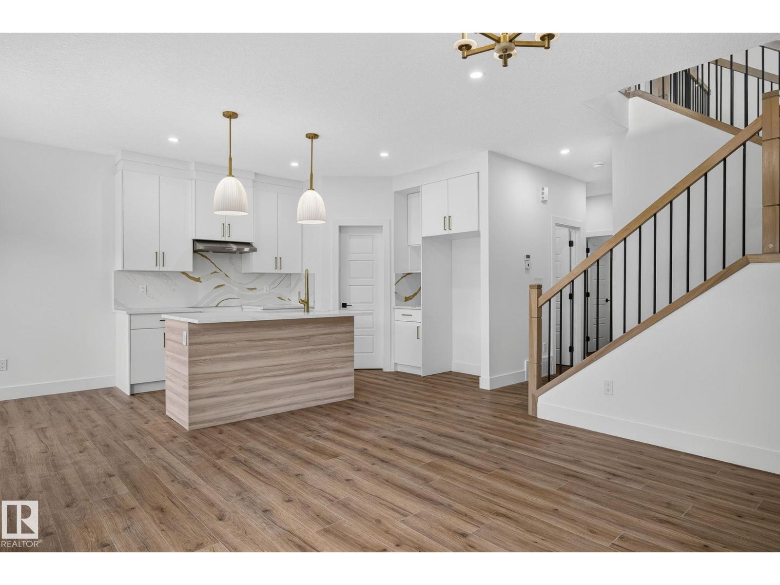 65 SILVERSTONE DR, photo 12 of 45