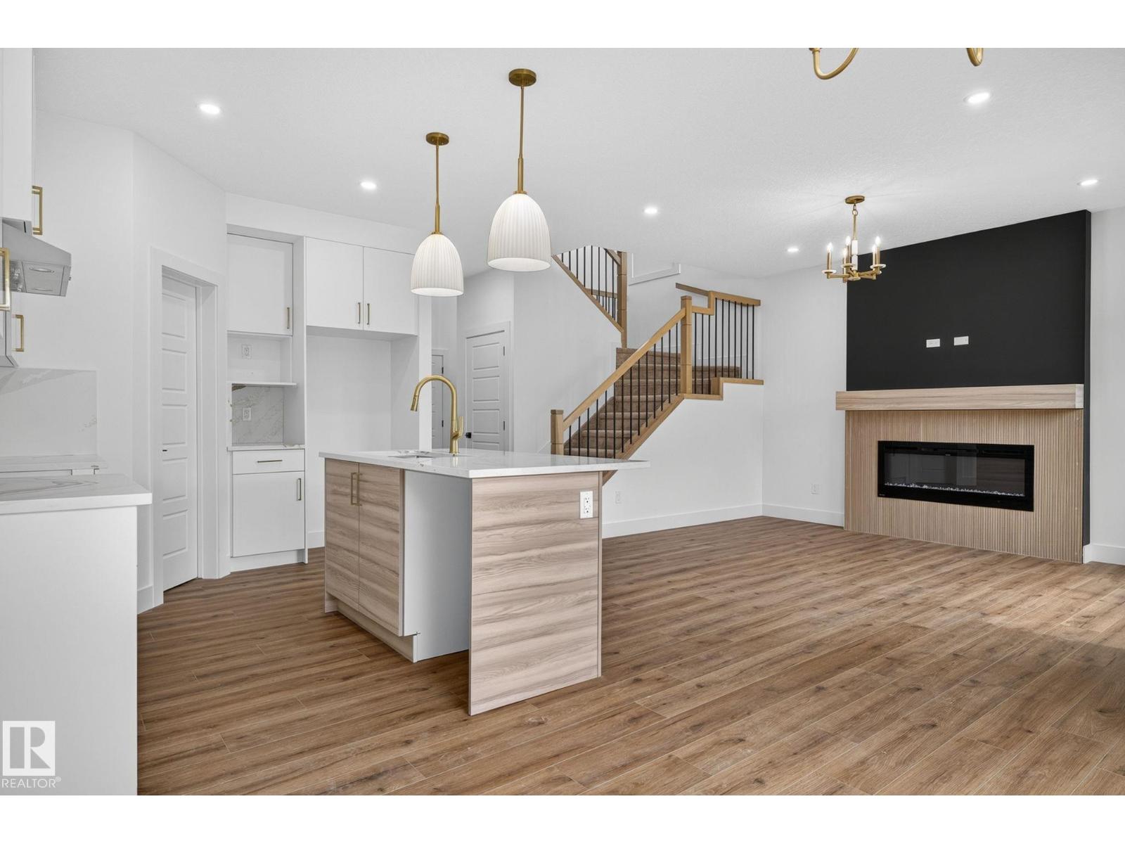 65 SILVERSTONE DR, photo 19 of 45