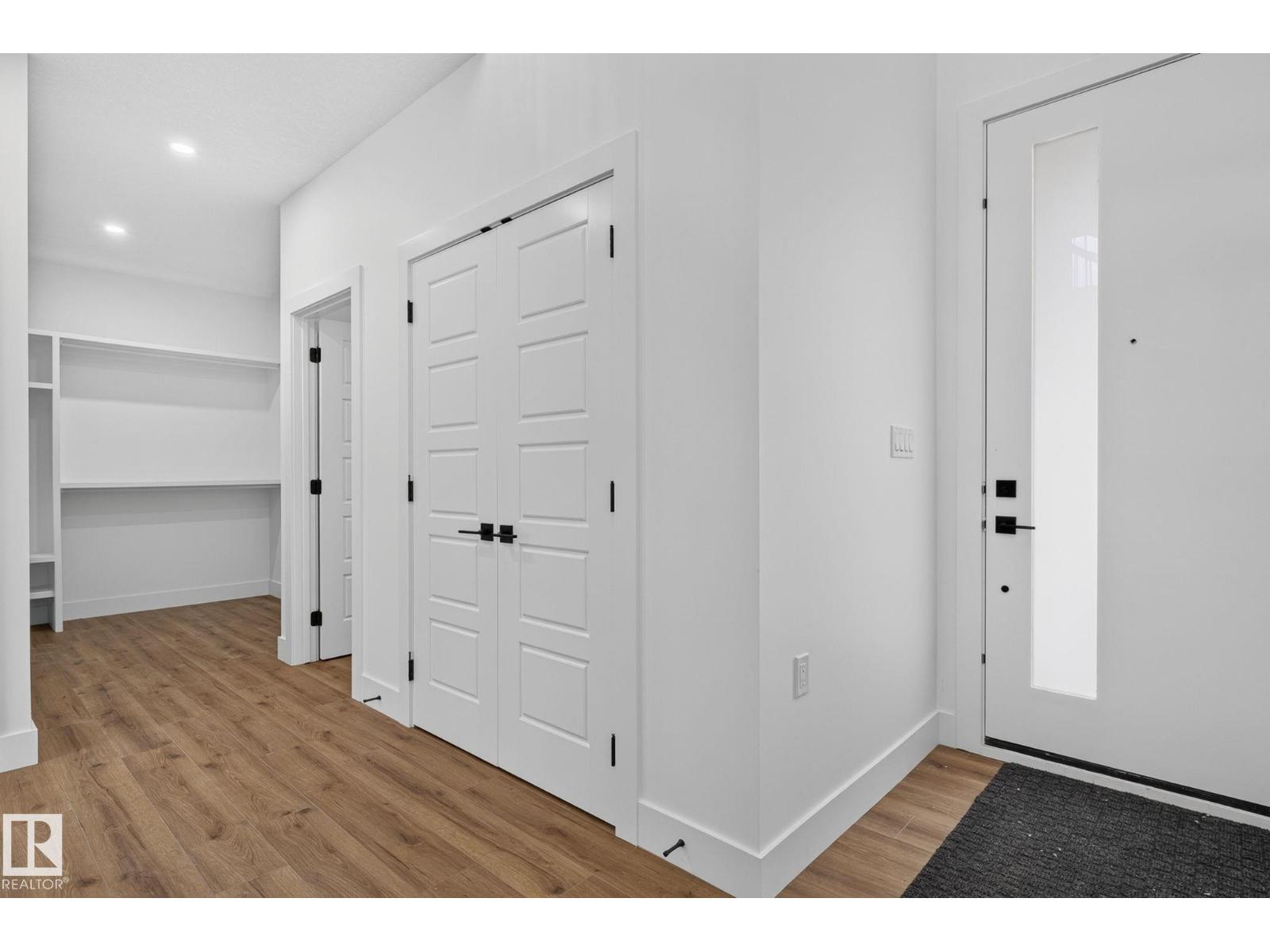 65 SILVERSTONE DR, photo 8 of 45