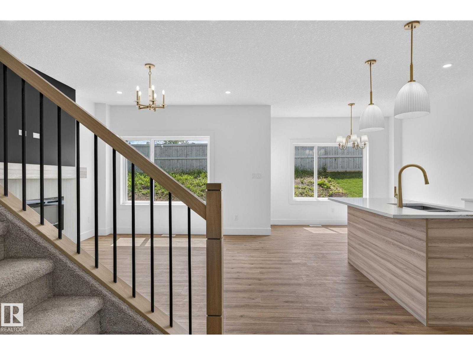 65 SILVERSTONE DR, photo 9 of 45