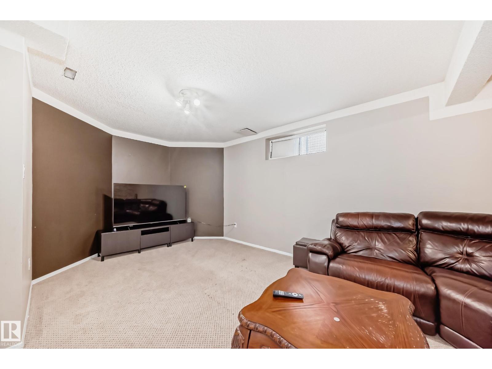 4608 43 AV NW - Image 50