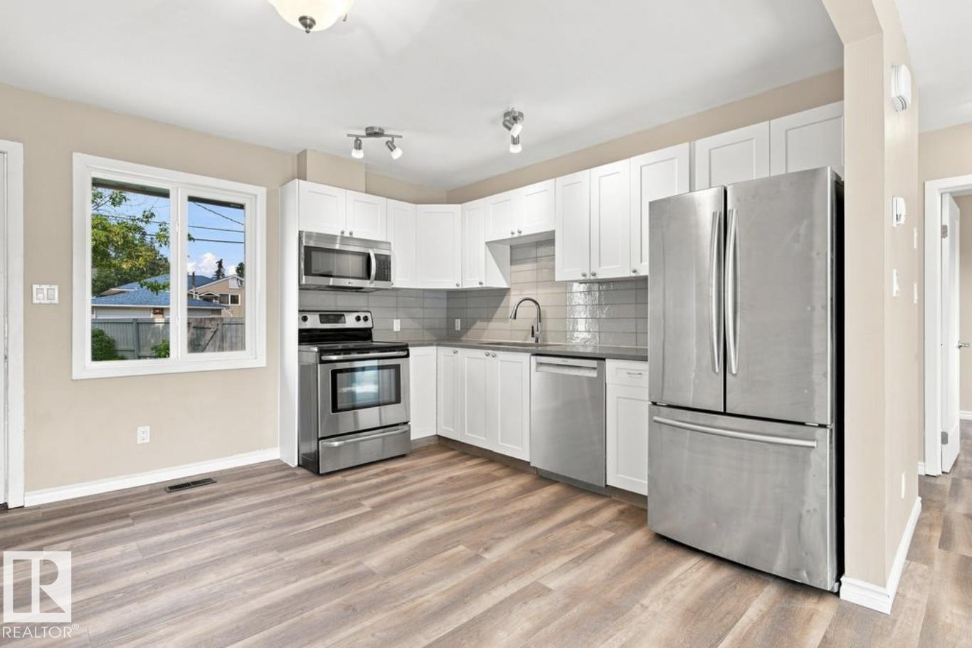 15812 110A AV NW - 14