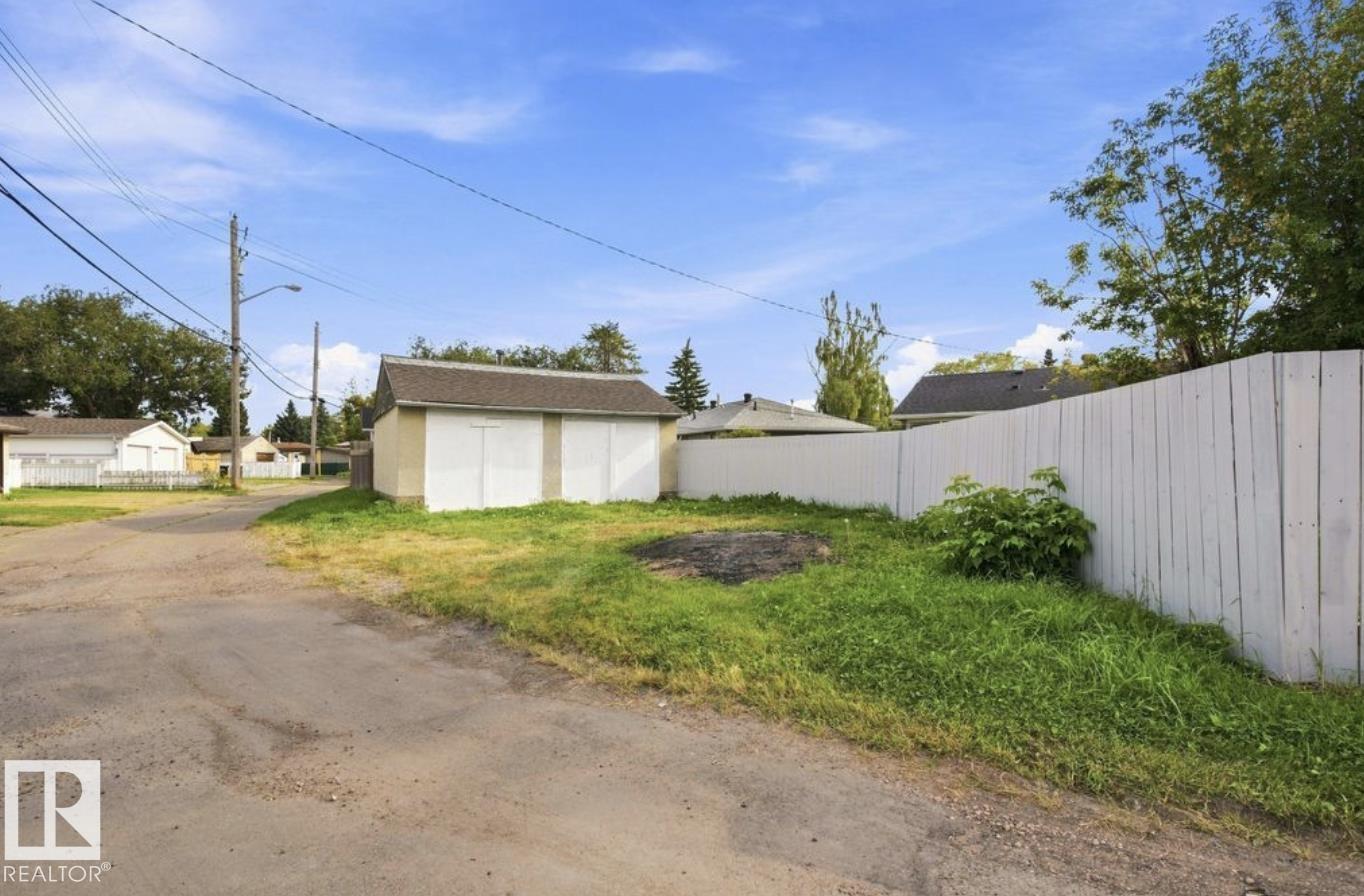 15812 110A AV NW - Image 40
