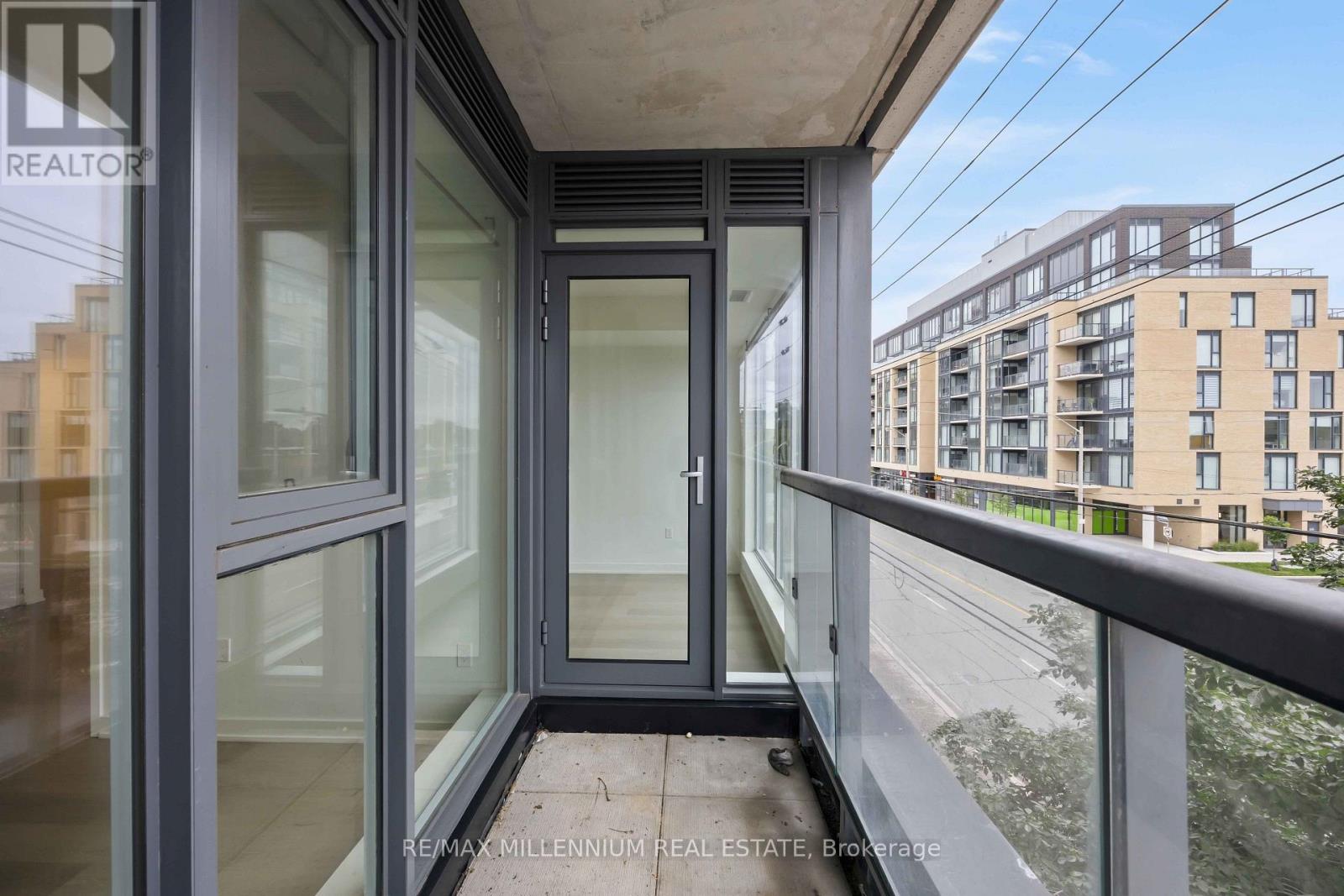 #217 859 THE QUEENSWAY - Image 27
