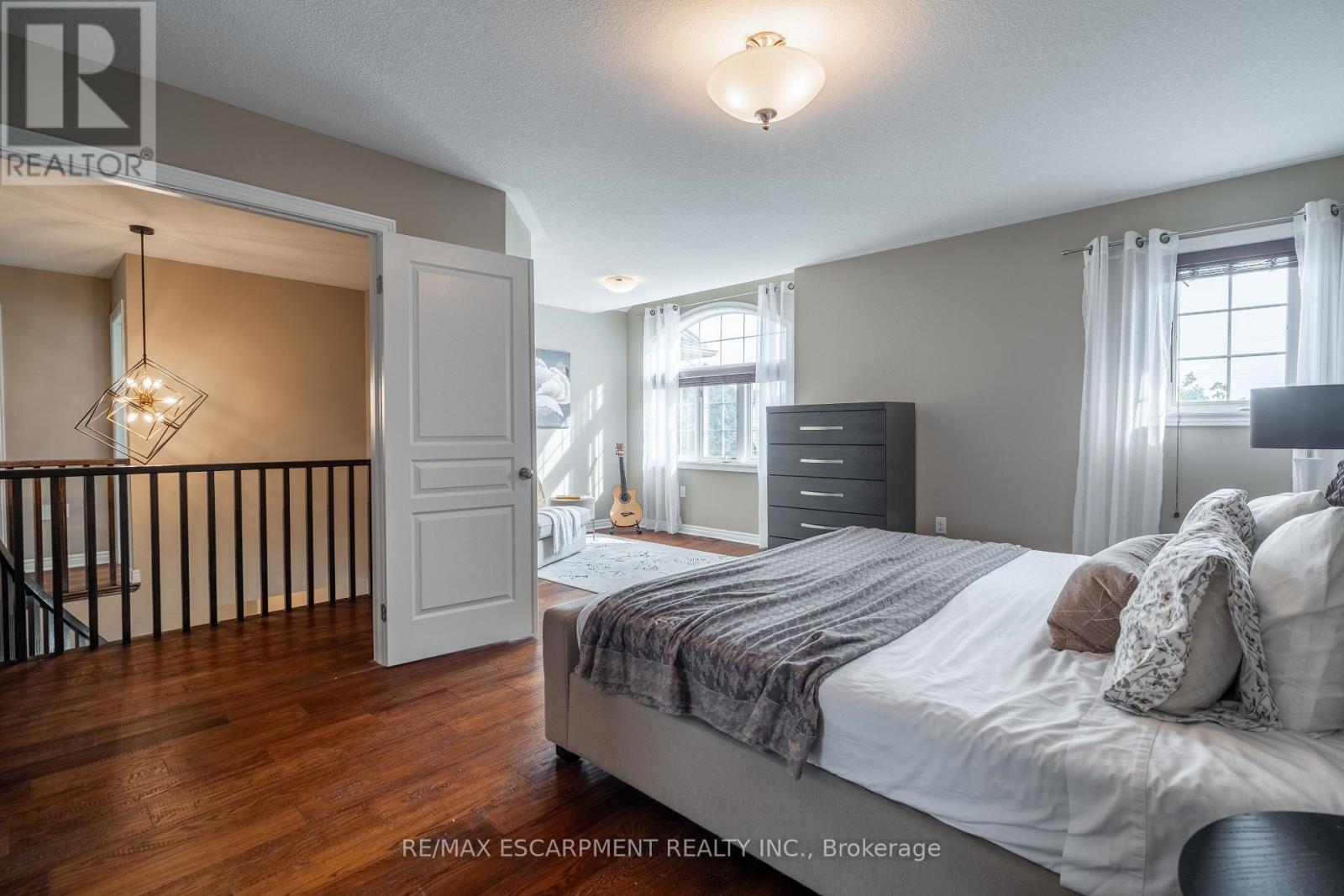 51 SHOWCASE DRIVE - Image 15