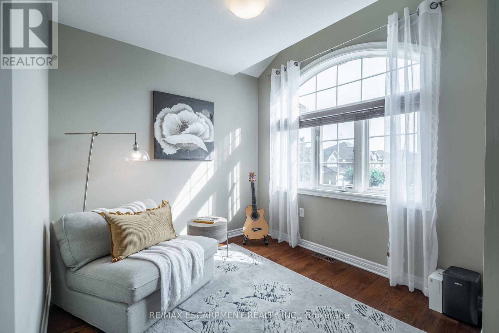 51 SHOWCASE DRIVE - Image 16