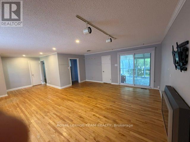 84 Starwood Road, Ottawa, Ontario, K2G1Z5, Ottawa, Ontario — photo 4 of 5