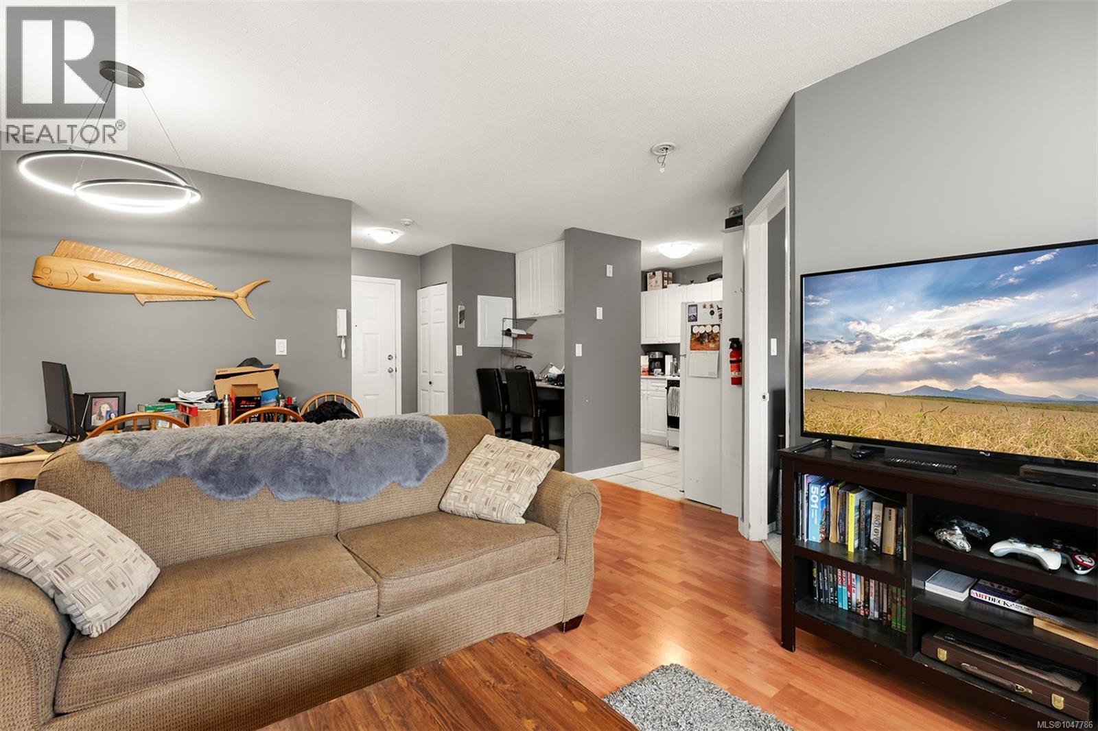 #205 1105 Henry Rd - Image 5
