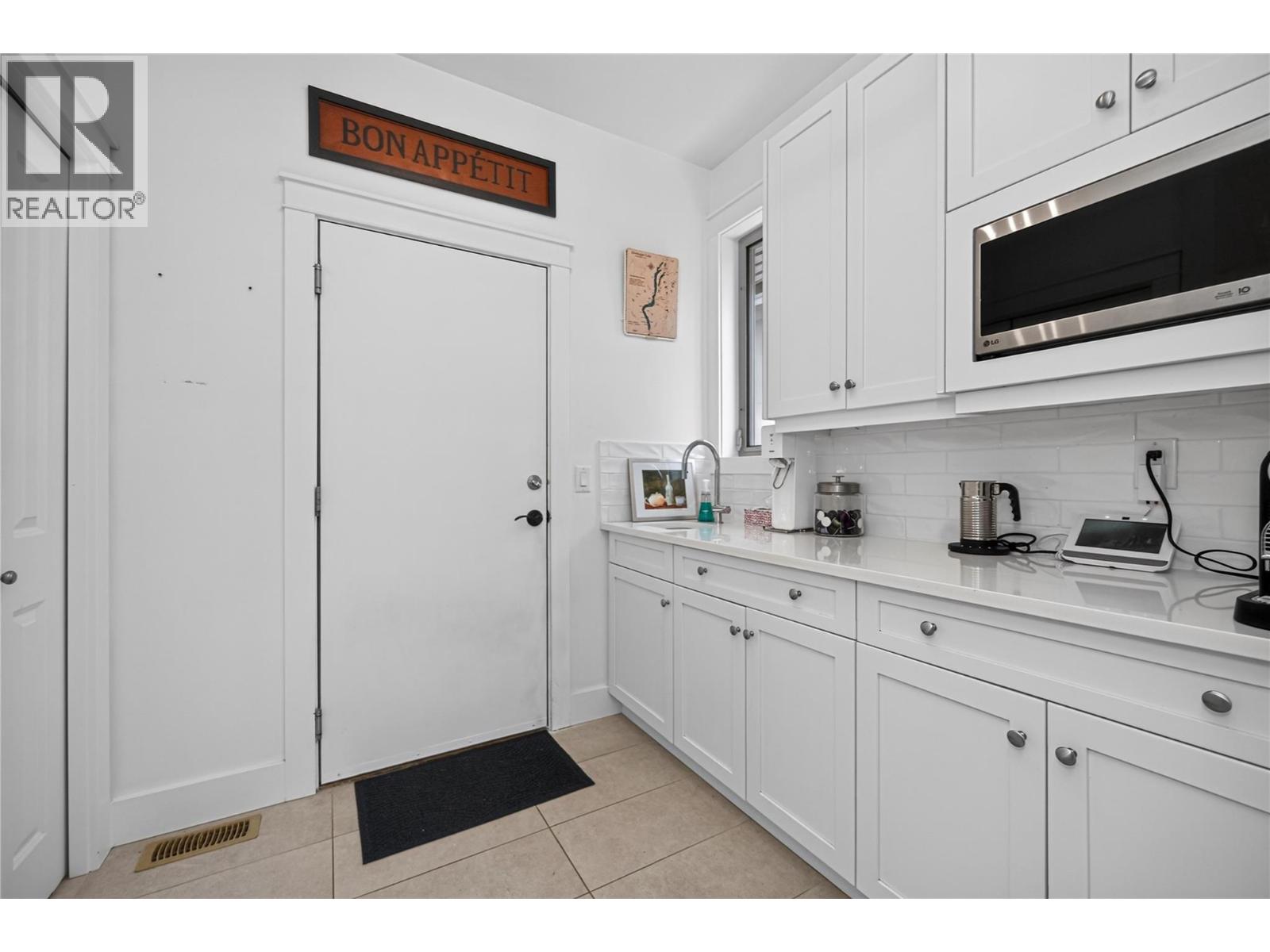 159 Dormie Park Crescent, Vernon