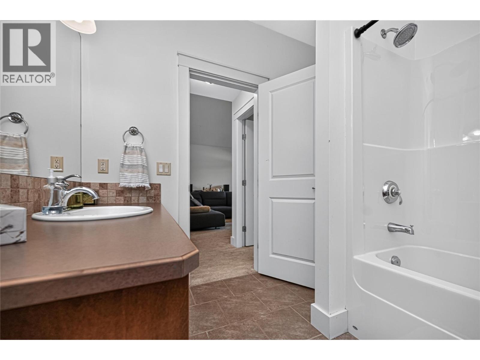 159 Dormie Park Crescent, Vernon