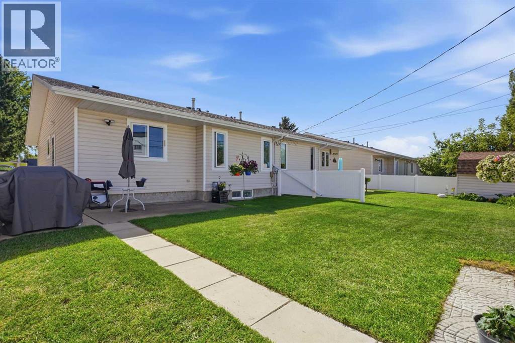 Listing photo – 5016 48 Street, Innisfail