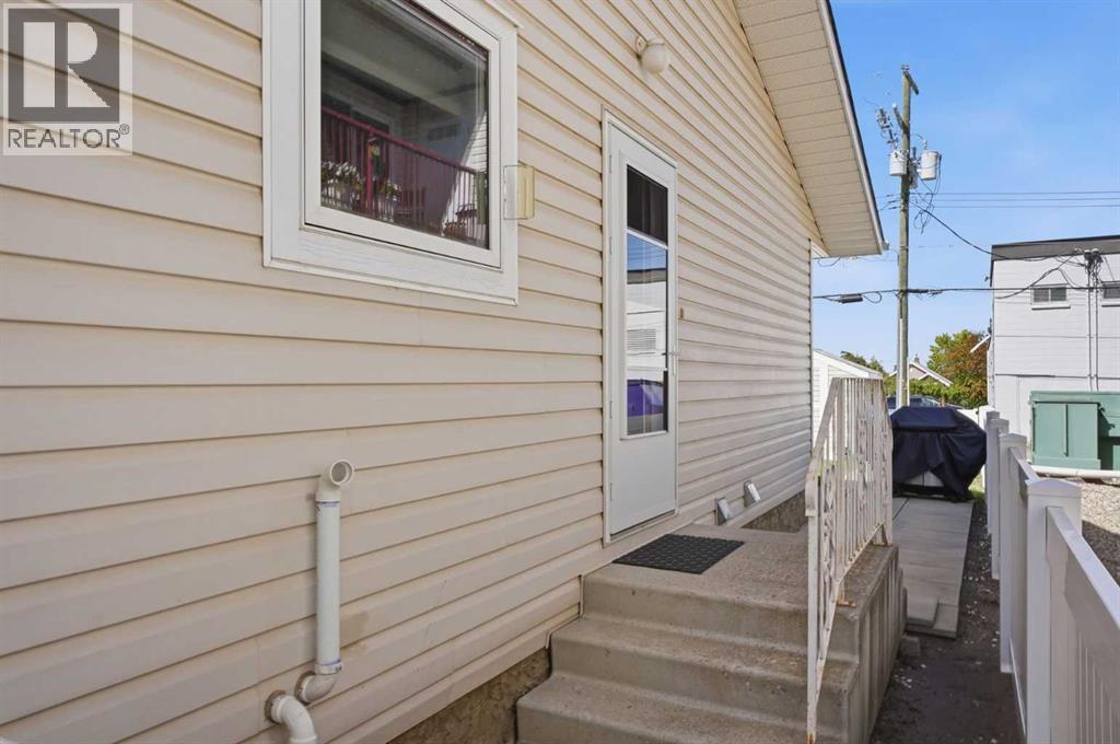 Listing photo – 5016 48 Street, Innisfail
