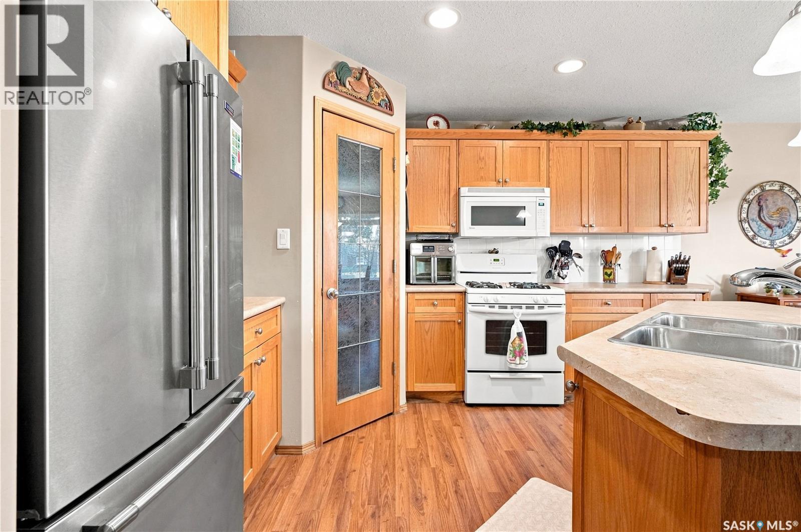 4920 DEWDNEY AVENUE - 13