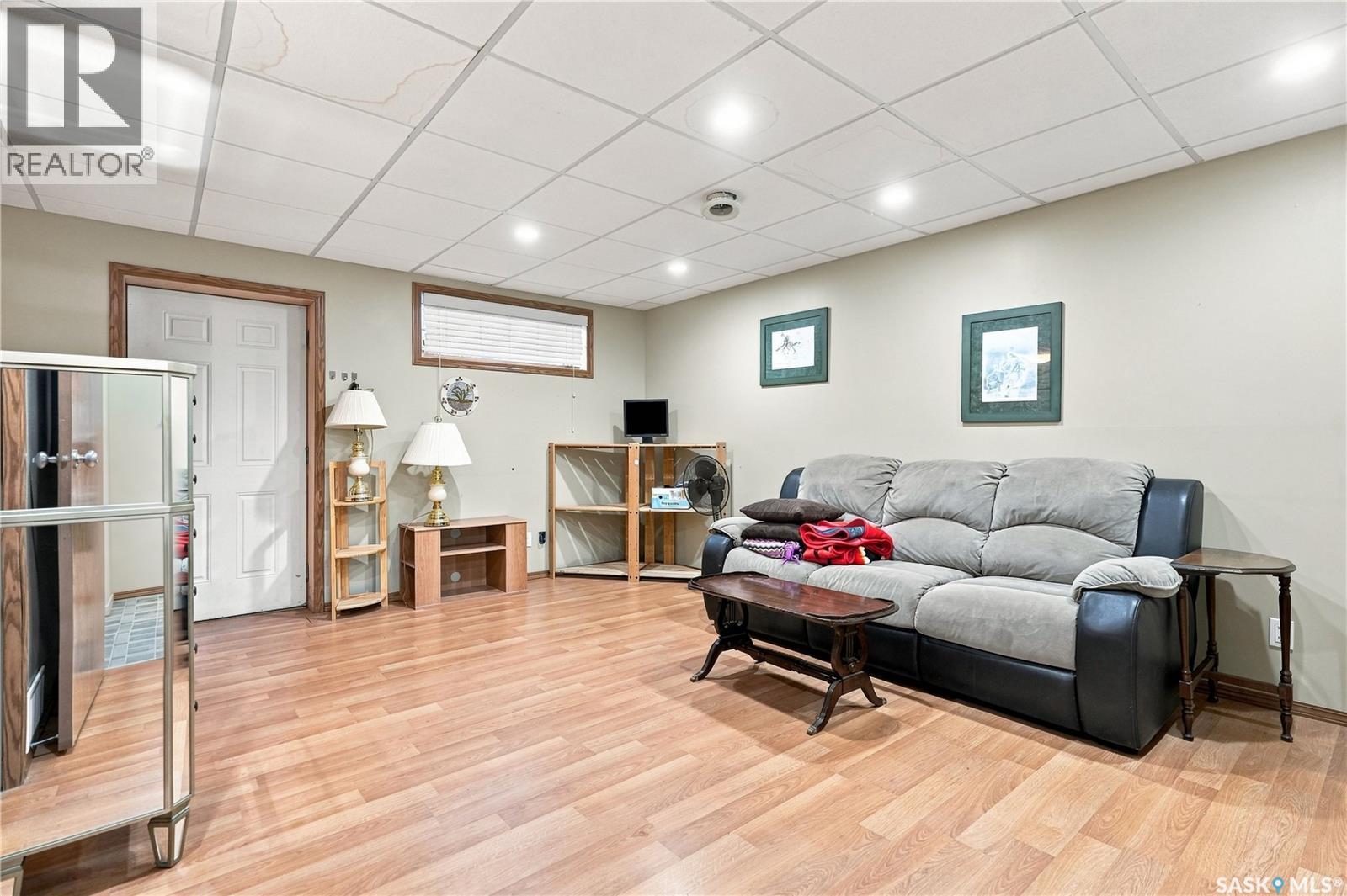 4920 DEWDNEY AVENUE - 25