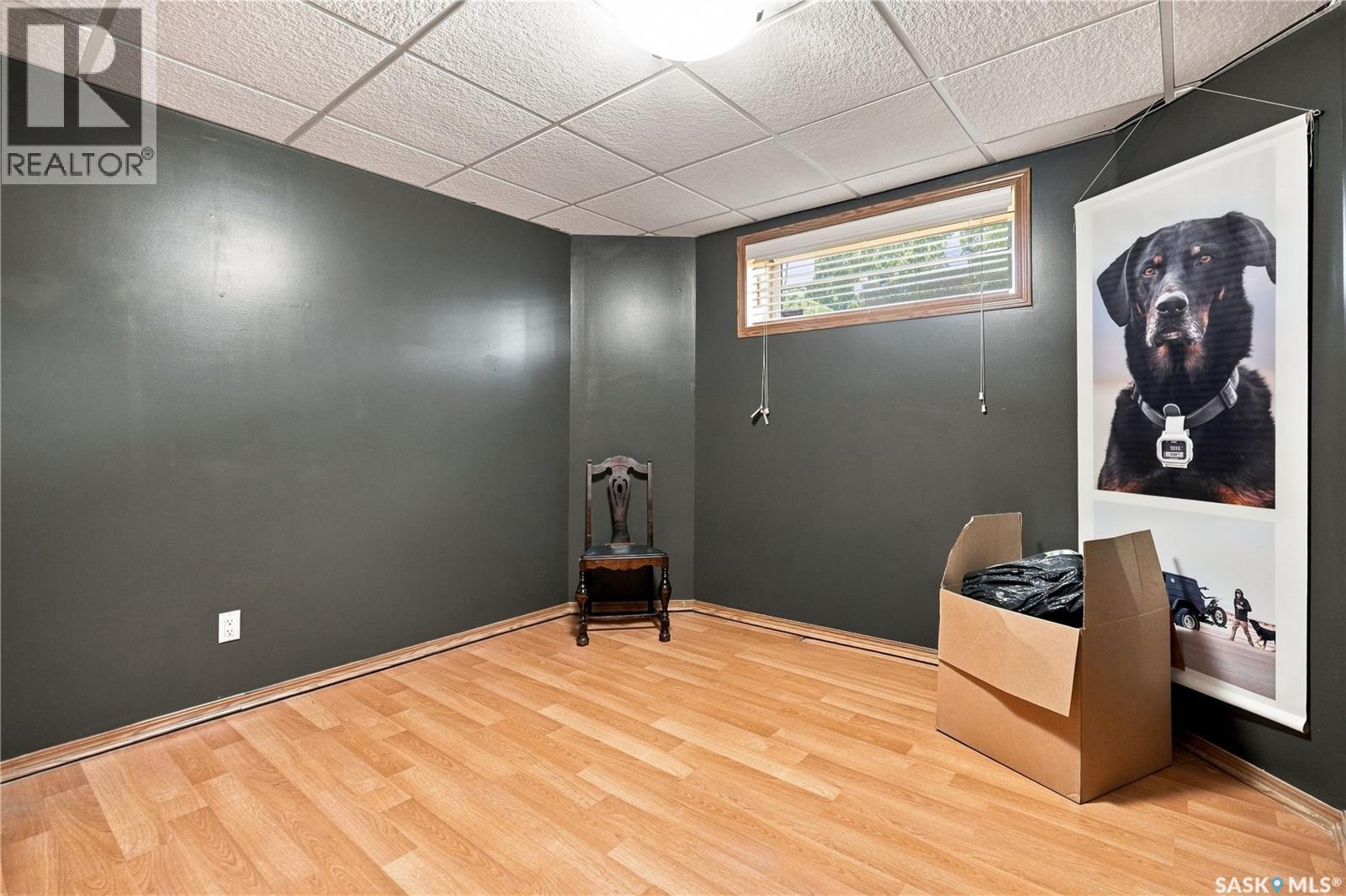4920 DEWDNEY AVENUE - 33