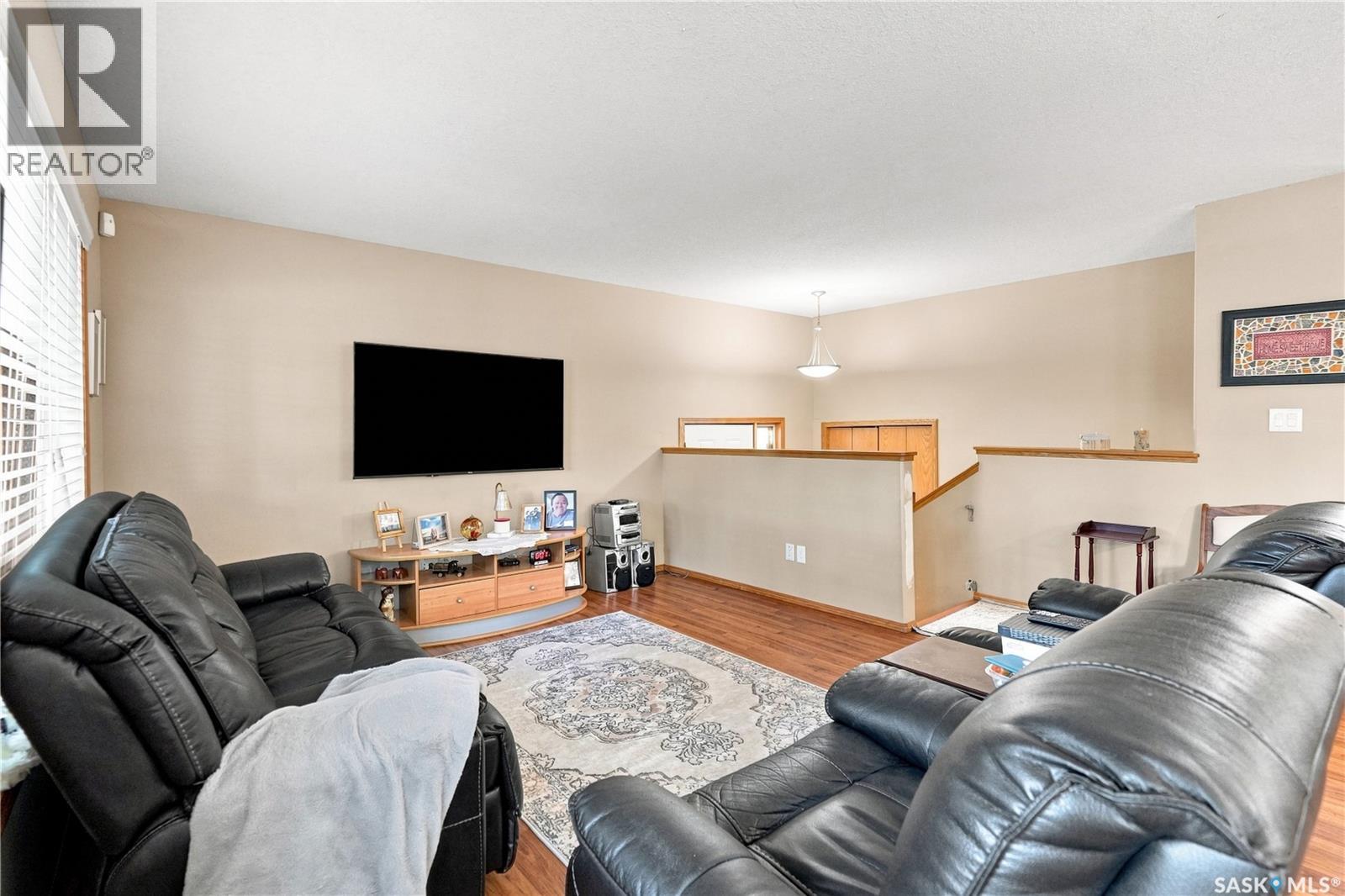 4920 DEWDNEY AVENUE - 6